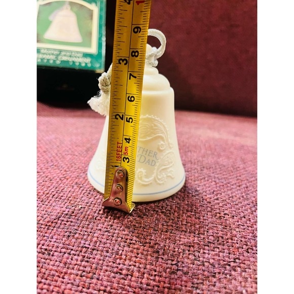 Hallmark Vintage Mother and Dad Ceramic Ornament, 1985 - Picture 6 of 10